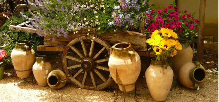 घर को बनाना हो बेहद खूबसूरत तो बगीचे को ऐसे करें अलंकृत